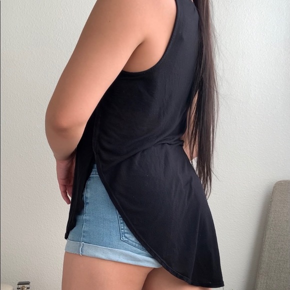 Black split hem tank - Picture 7 of 15